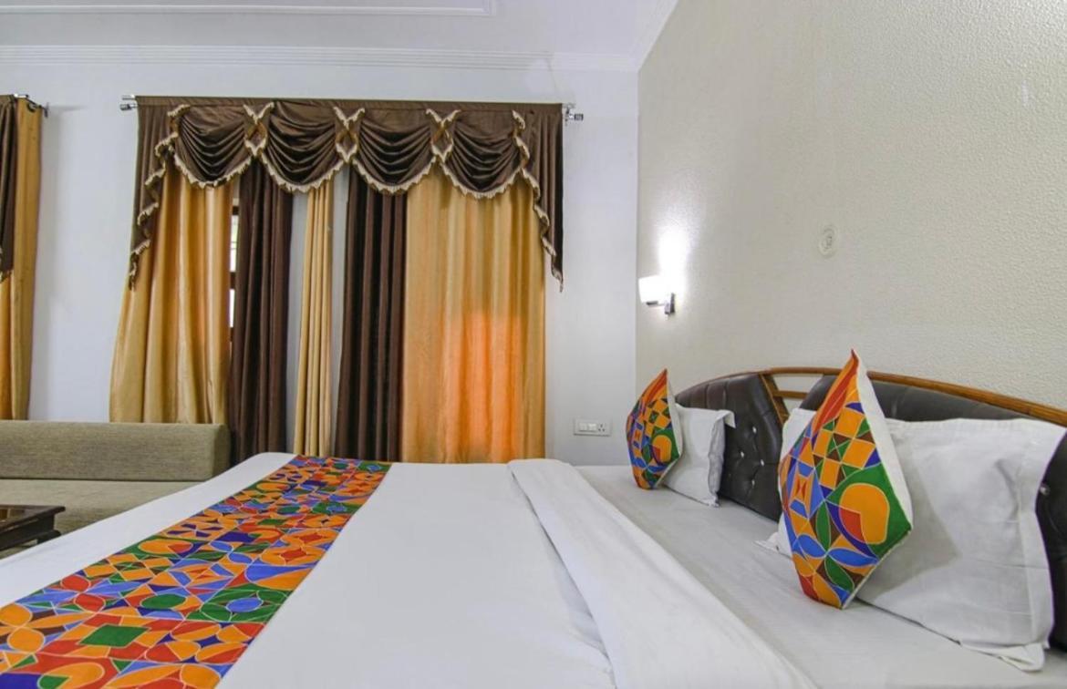 The For You Hotel & Restaurant Rishīkesh Extérieur photo