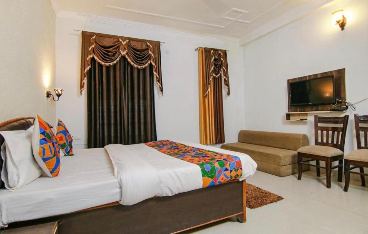 The For You Hotel & Restaurant Rishīkesh Extérieur photo