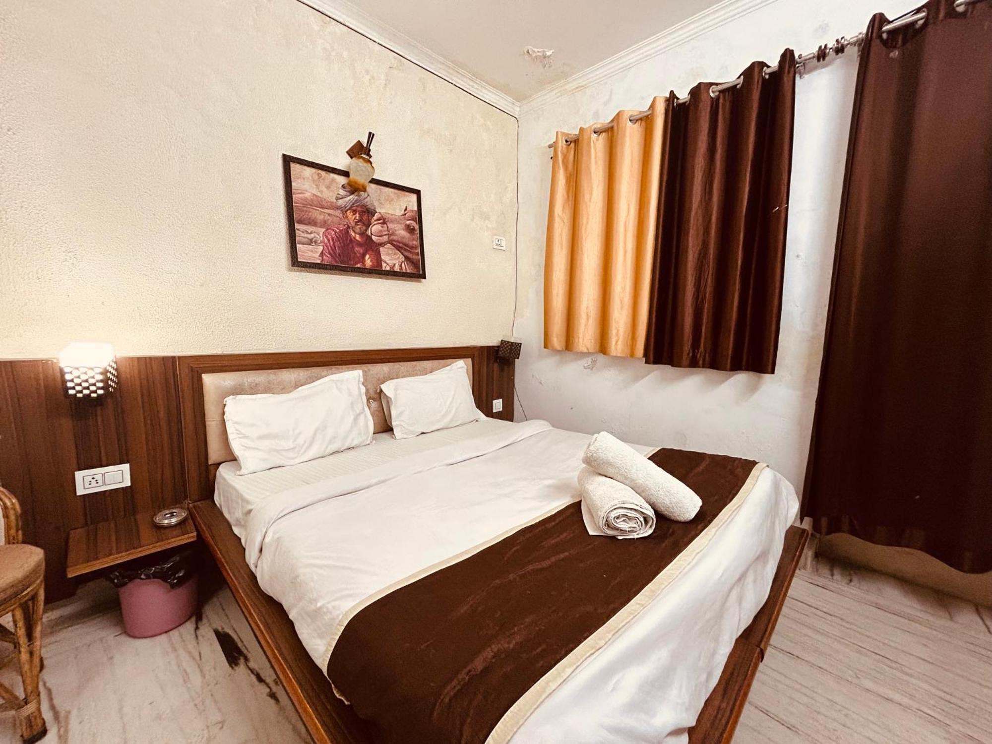 The For You Hotel & Restaurant Rishīkesh Extérieur photo