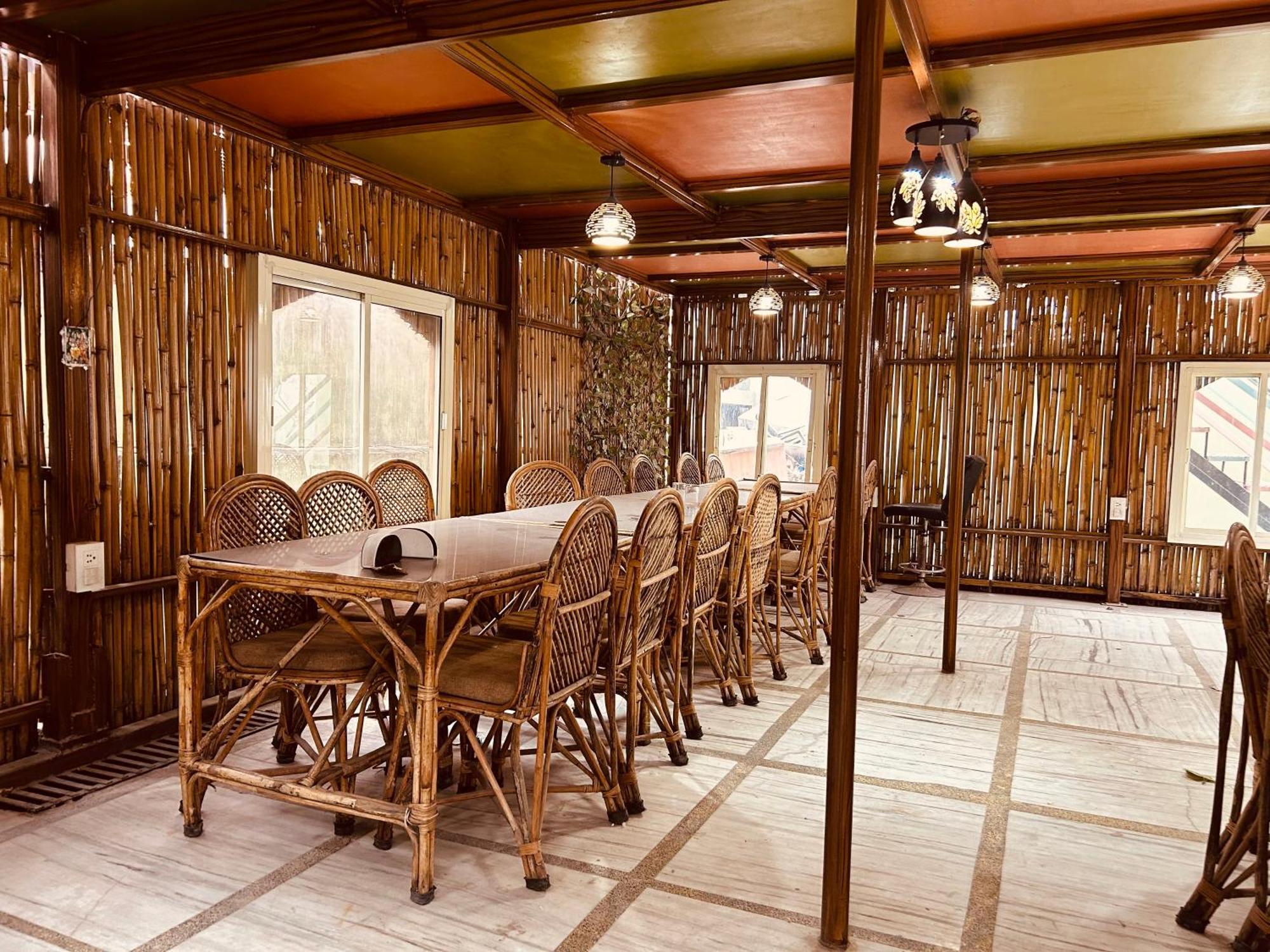 The For You Hotel & Restaurant Rishīkesh Extérieur photo